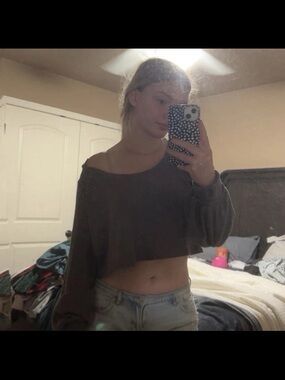 Cropped Off-Shoulder Long Sleeve Top - Dark grey
